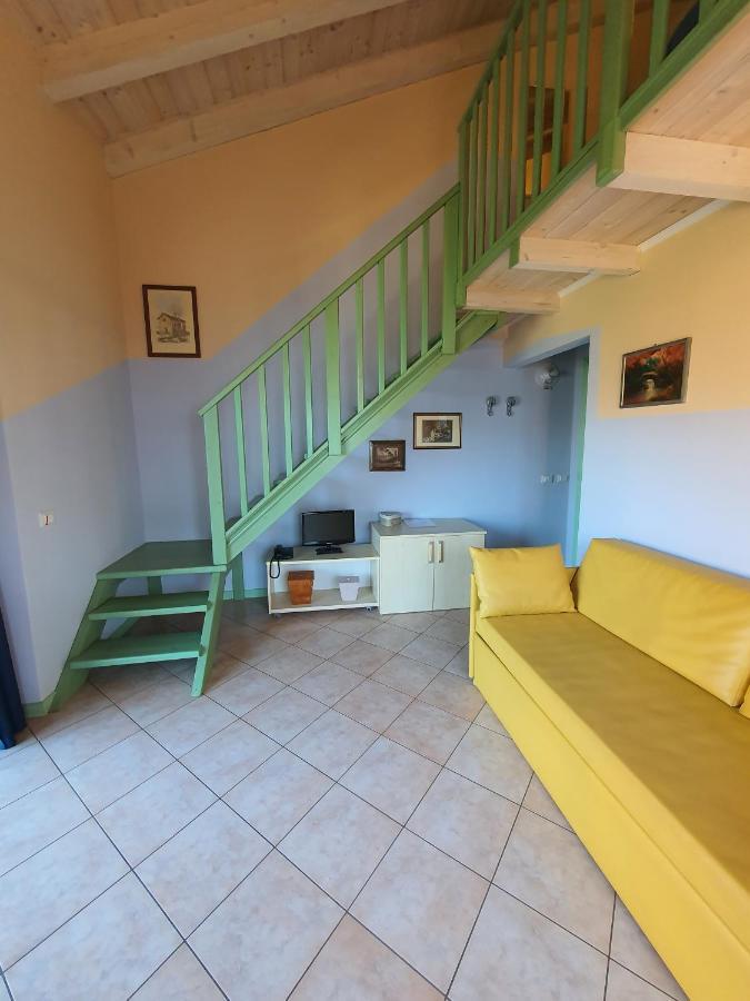 Residence Oasi Del Viandante Lake Como Bagian luar foto