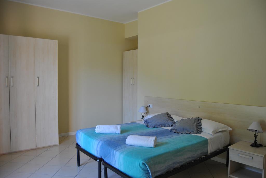 Residence Oasi Del Viandante Lake Como Bagian luar foto