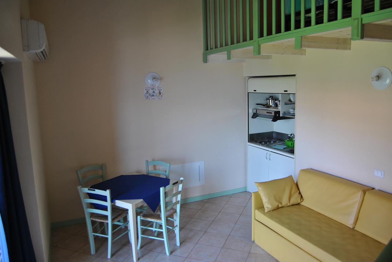 Residence Oasi Del Viandante Lake Como Bagian luar foto