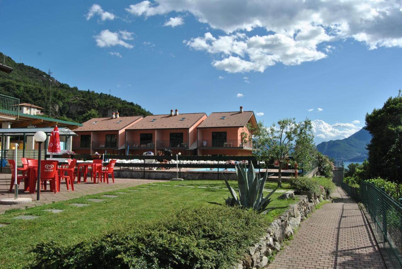 Residence Oasi Del Viandante Lake Como Bagian luar foto