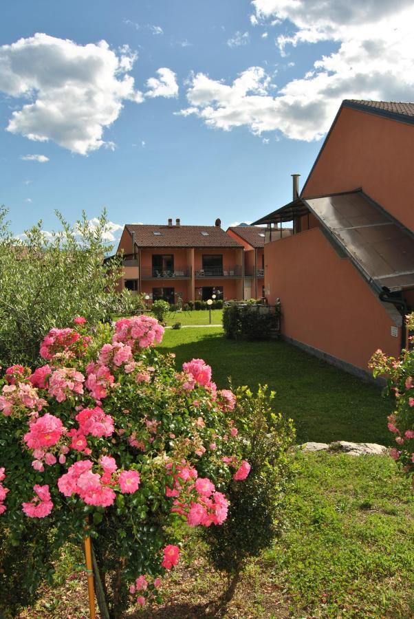 Residence Oasi Del Viandante Lake Como Bagian luar foto